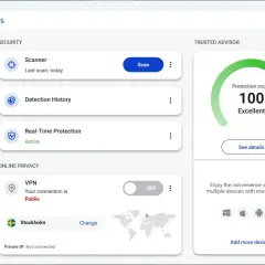 Panel główny Malwarebytes: skaner, historia wykrywania, ochrona w czasie rzeczywistym, VPN i wskaźnik ochrony 100.