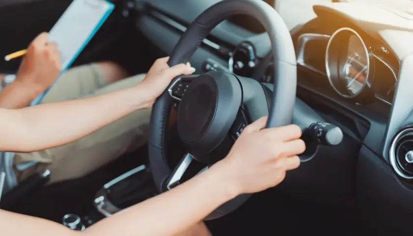 Eco-driving na egzaminie – nawyki, które obniżają spalanie i stres